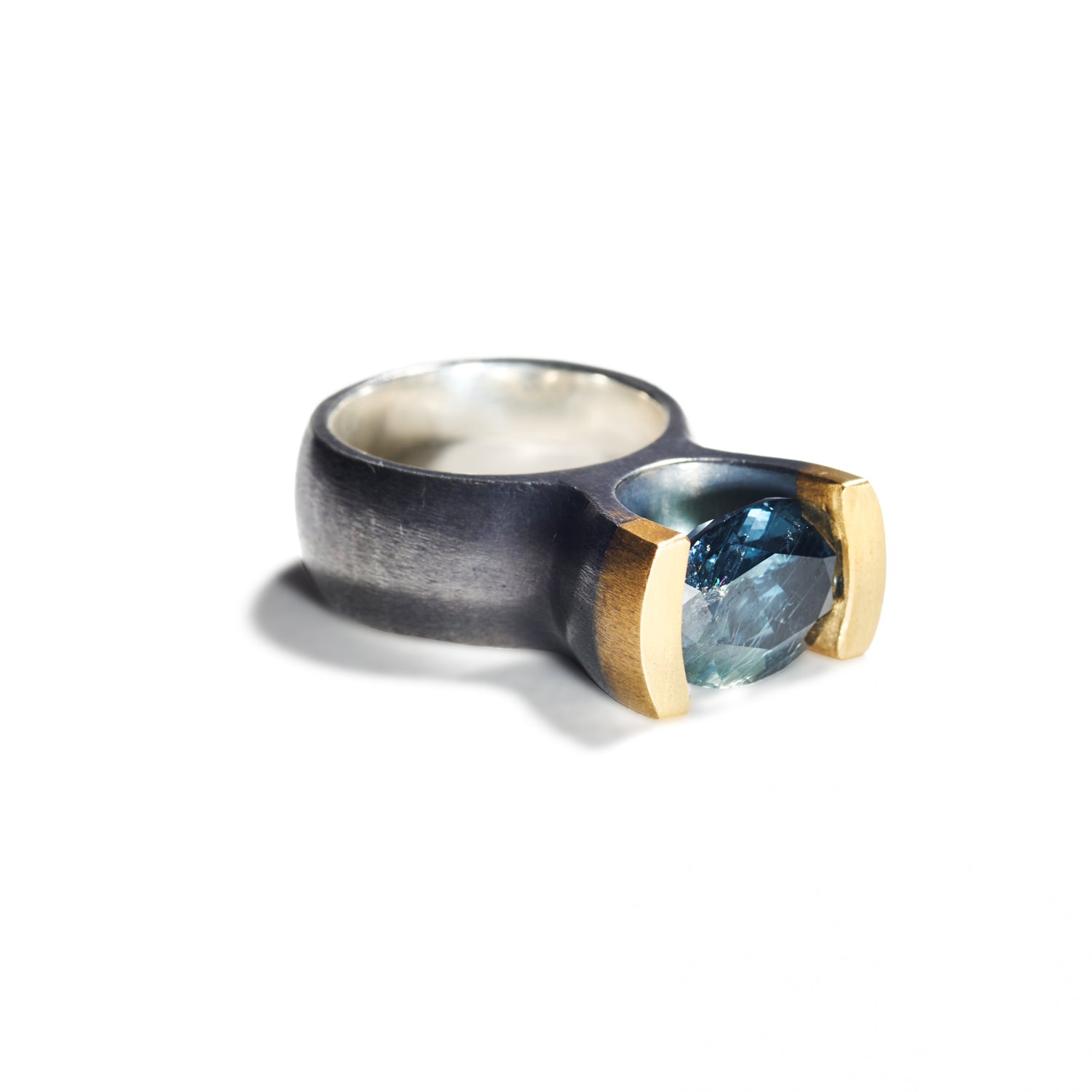 Umba Sapphire Ring