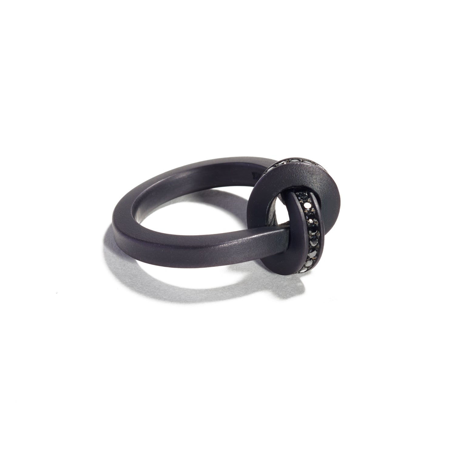 Relaxed Black Diamond Knot Ring