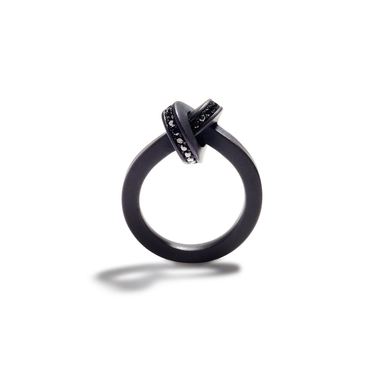 Relaxed Black Diamond Knot Ring